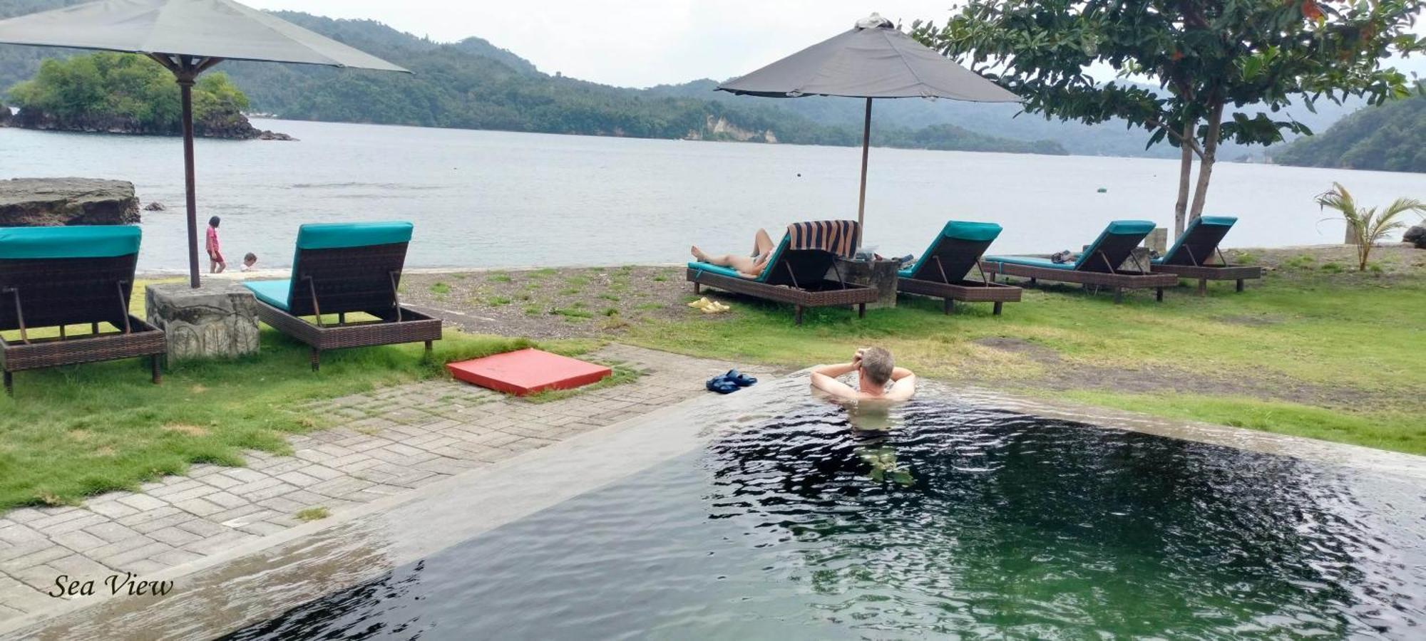 Cocotinos Lembeh A Boutique Dive Lodge Bitung Exterior photo